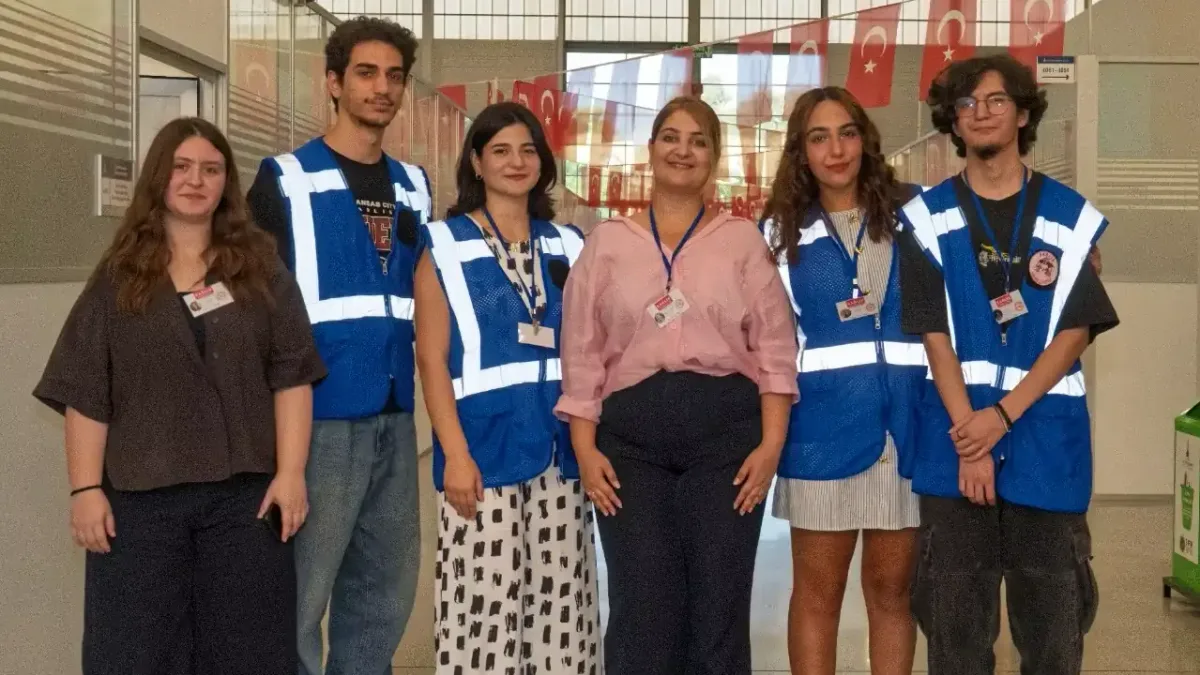 İzmir'de sağlık gönüllüleri hızla artıyor