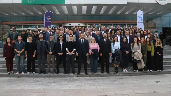 Konya'da gençler ve iş dünyası çalıştayda bir araya geldi.
