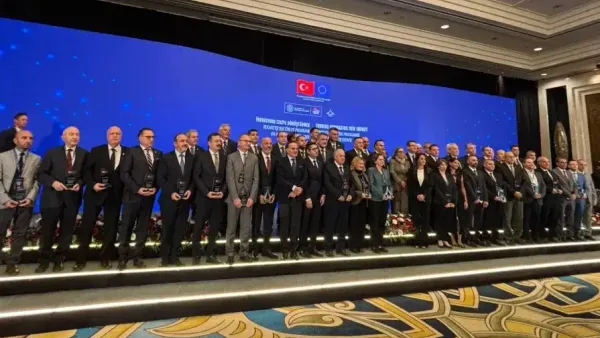 Kütahya Belediyesi, dijitalleşme projesi ile ödül aldı.