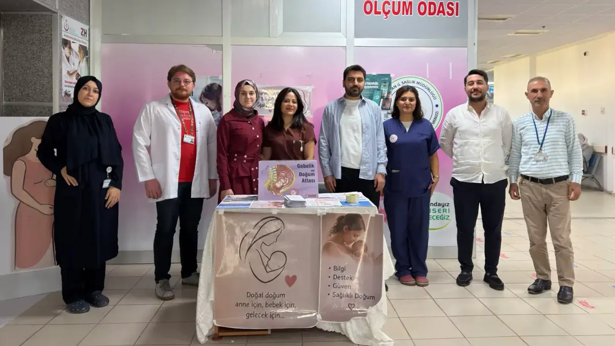 Kozluk'ta normal doğum için bilgilendirme standı kuruldu