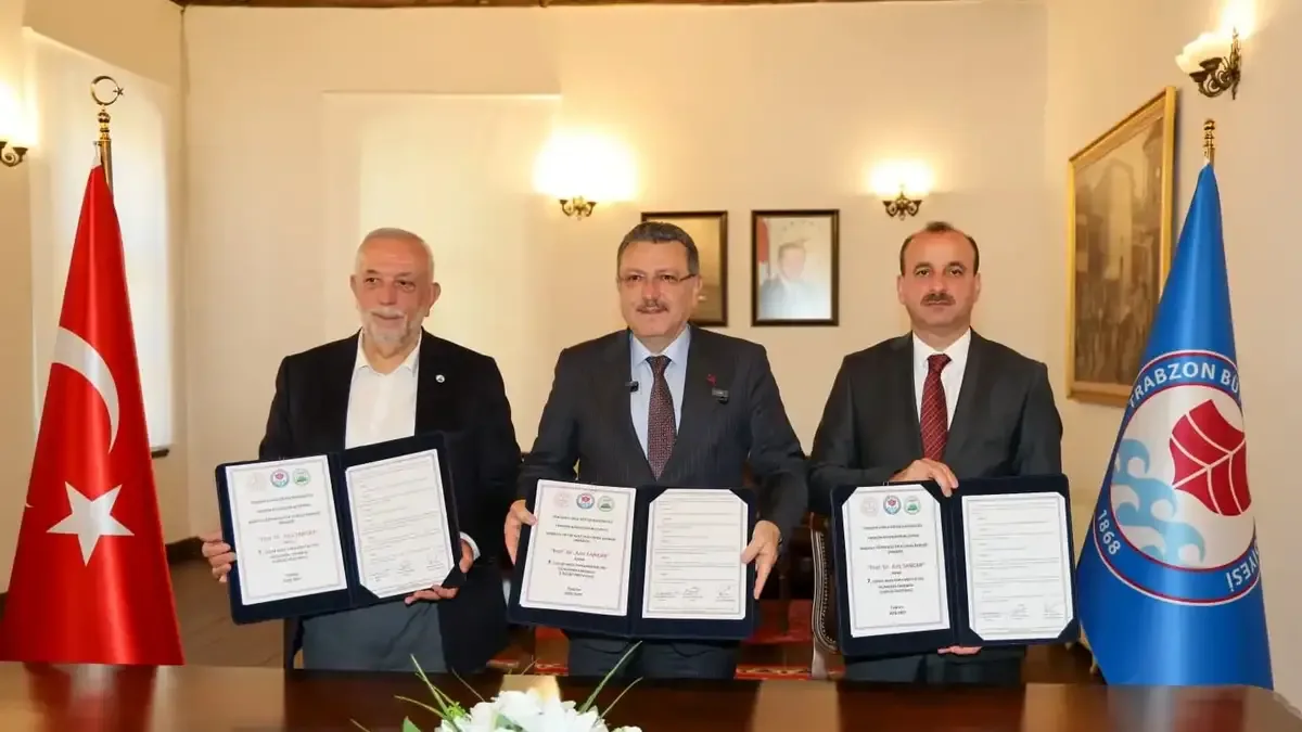 Trabzon'da Aziz Sancar adına düzenlenecek münazara yarışması için protokol imzalandı.