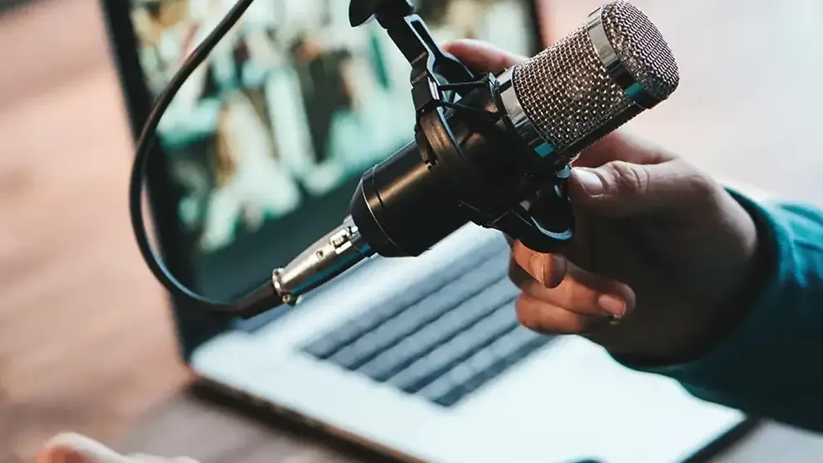 Dinleyici alışkanlıklarını dönüştüren podcast fenomeni