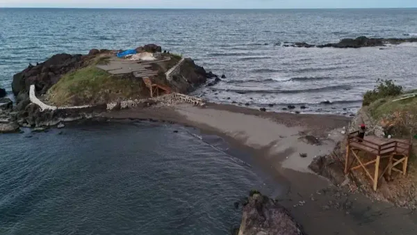 Ayanikola Adası'nın tarihi kalıntıları ve restorasyon çalışmaları.