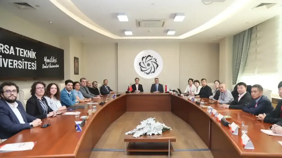 Bursa Teknik Üniversitesi ve Çin heyeti ortak döküm teknolojileri araştırmaları için bir araya geldi.