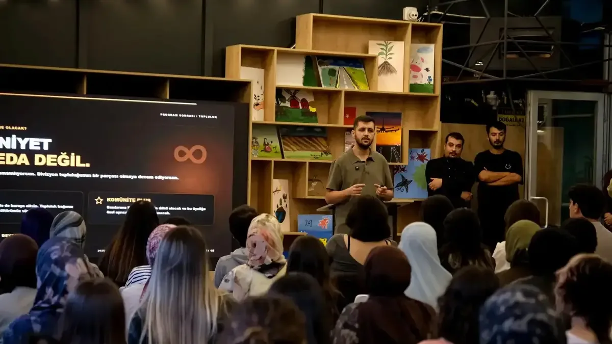Konya Büyükşehir Belediyesi Divizyon yeni dönem gelişim programları topluluk buluşması gerçekleştirildi.