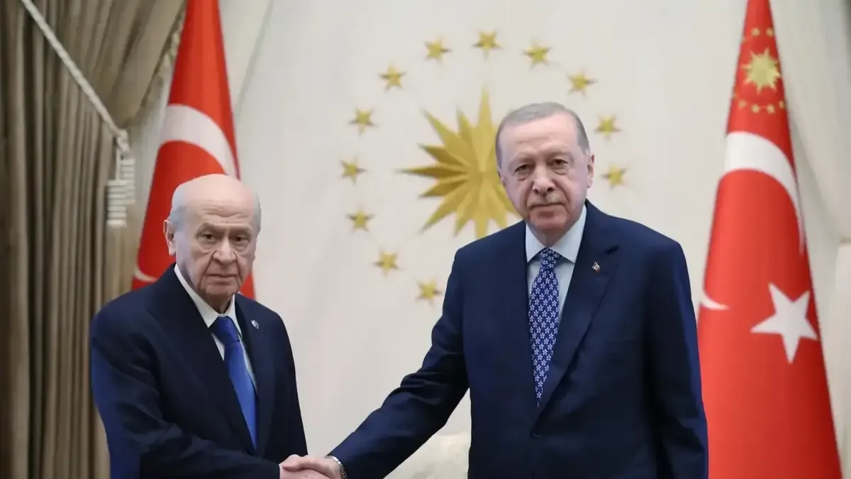 Cumhurbaşkanı Recep Tayyip Erdoğan, MHP Genel Başkanı Devlet Bahçeli'yi Külliye'de kabul etti.