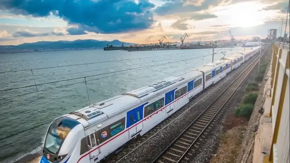 İzmir'de 29 Ekim Cumhuriyet Bayramı'nda toplu ulaşım düzenlemesi yapıldı.