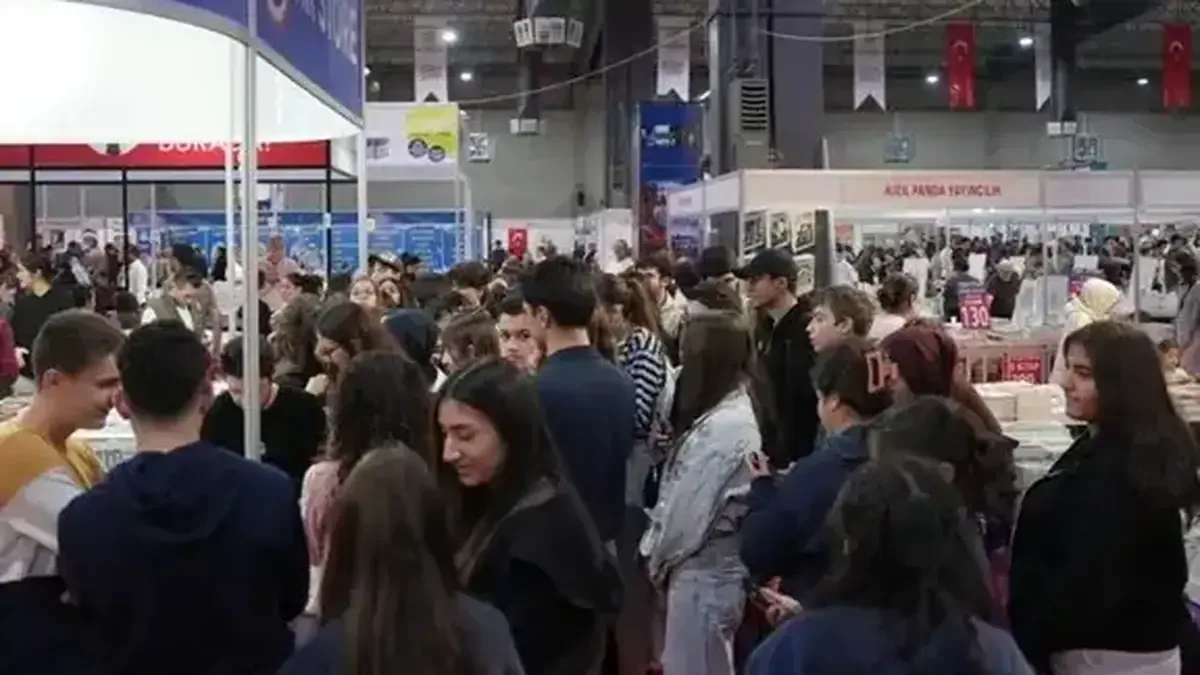 Denizli TÜYAP Kitap Fuarı binlerce kitapseverin yoğun katılımıyla tamamlandı.