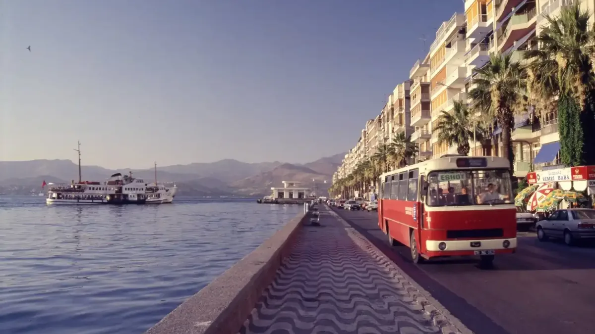 Yarım asırlık İzmir hikayesi Tuvi'nin lensinden