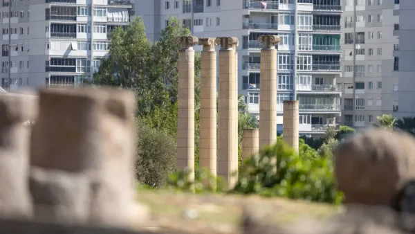 Smyrna Antik Kenti'nde yapılan kazılardan bir görüntü.