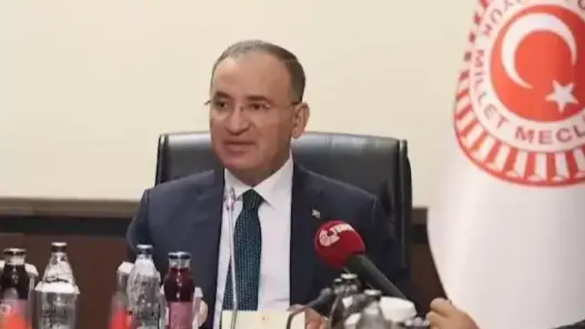 Bekir Bozdağ, TBMM Başkan Vekilliğinden ayrıldı