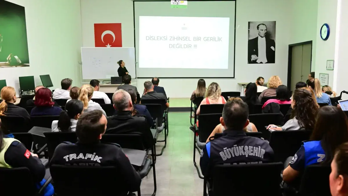 Manisa Büyükşehir Belediyesi disleksi farkındalığı eğitimi.