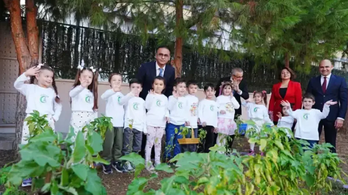 İzmir okullarındaki yeşilay köşeleri çocukları bilinçlendiriyor - Detay Görsel 1