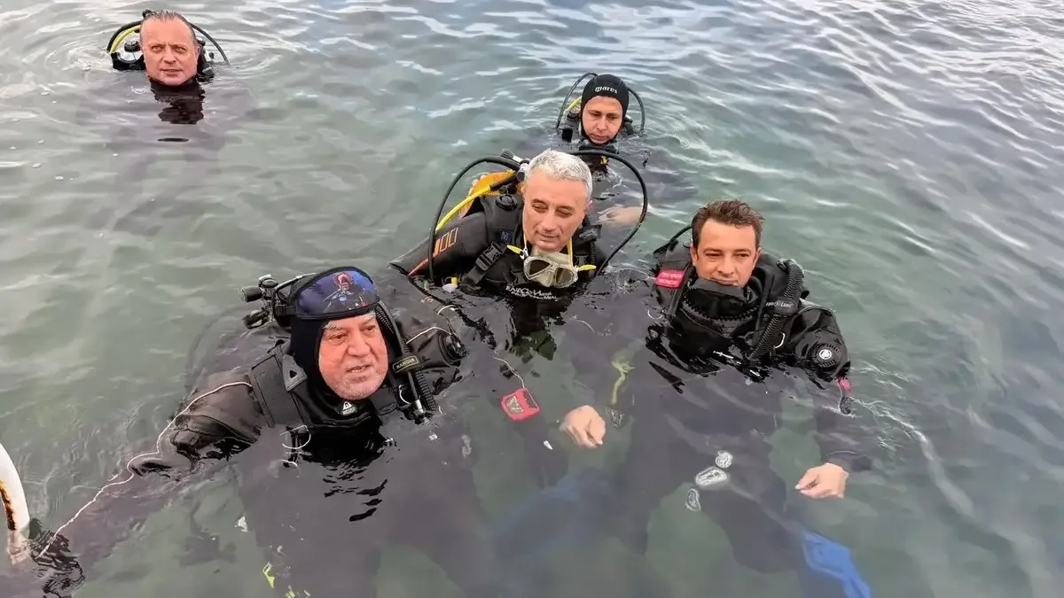 Marmara Denizi'nde deniz çayırları ve pinalar yerinde incelendi.