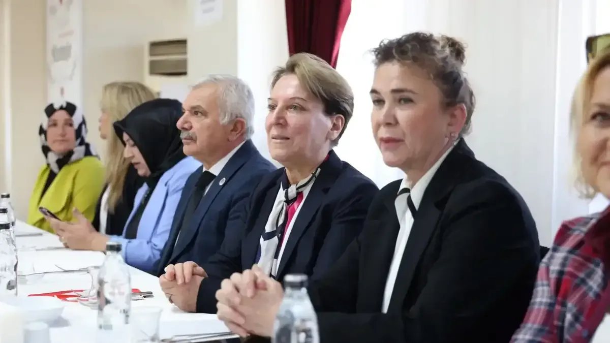 Keçiören'de düzenlenen aile değerleri söyleşisi.