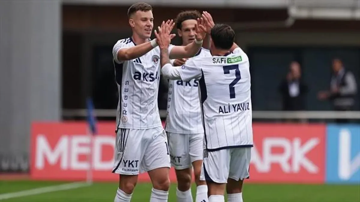 Evinde Samsunspor'u konuk eden Kasımpaşa, maçtan 4-1'lik galibiyetle ayrıldı.