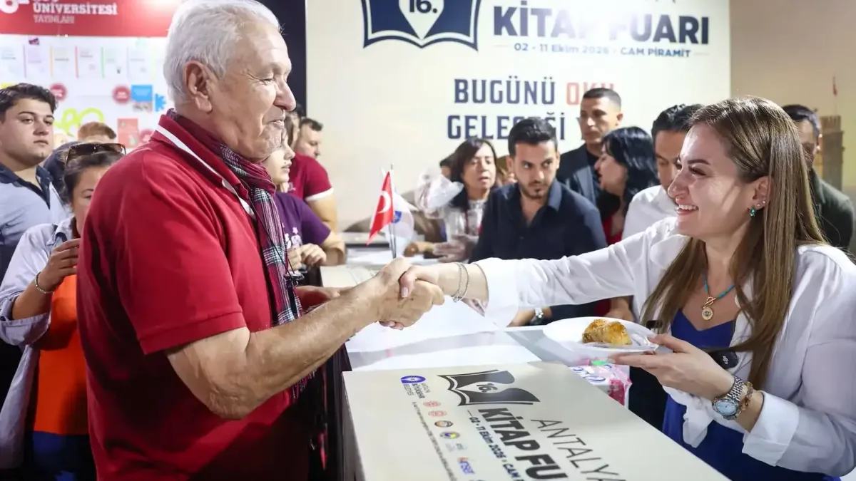 Antalya kitap fuarı tarihi bir katılımla sona erdi