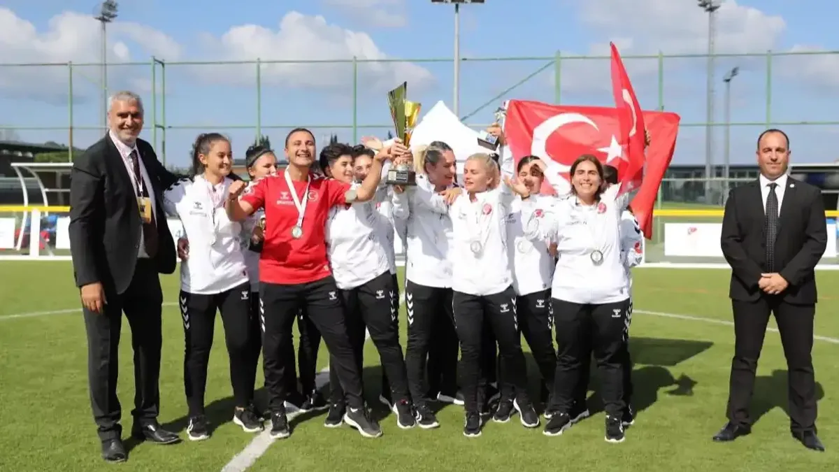 Görme engelli kadın futbol takımı tarih yazdı