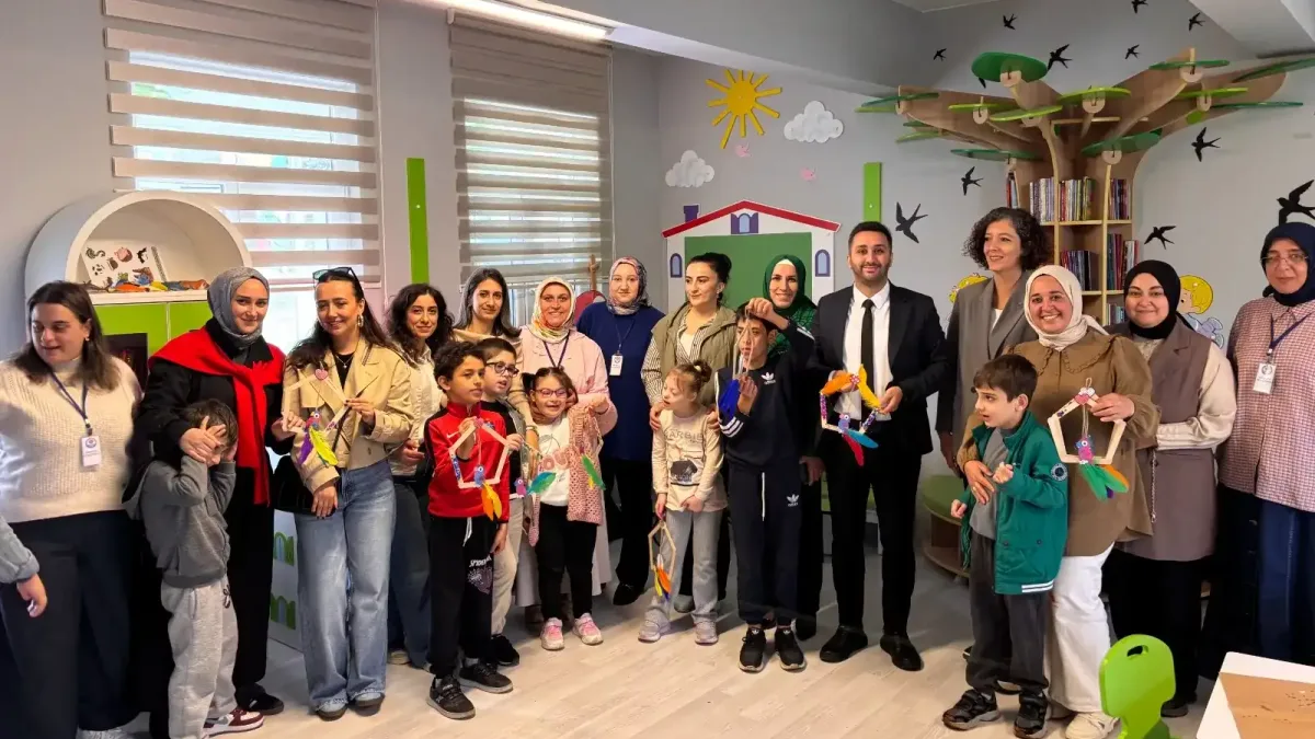 Çocukların hayal dünyası Çilekli Düşler Köyü'nde canlandı