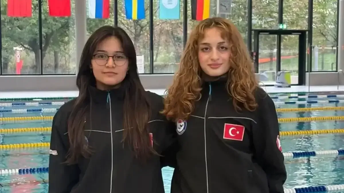 Eskişehirli milli yüzücüler Almanya'daki Avrupa İşitme Engelliler Yüzme Şampiyonası'nda mücadele ediyor.