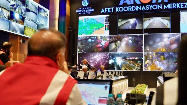 İstanbul'da etkili olan sağanak yağışlar sonrası su baskınları