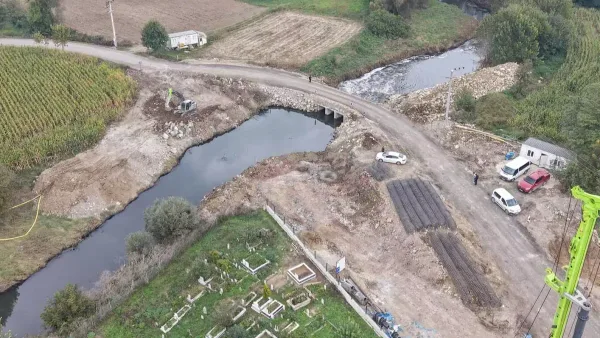 Sakarya Beşdeğirmen Köprüsü inşaatı devam ediyor.