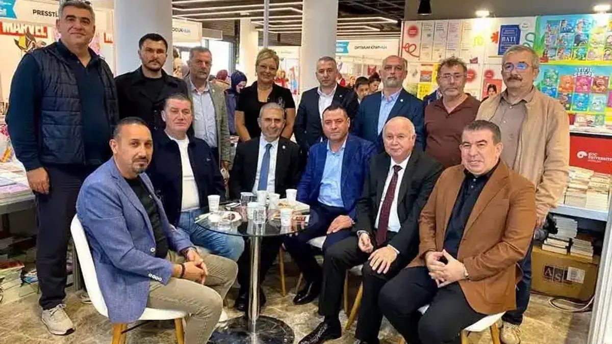 Kocaeli kitap fuarında yüksel ercan'a yoğun ilgi