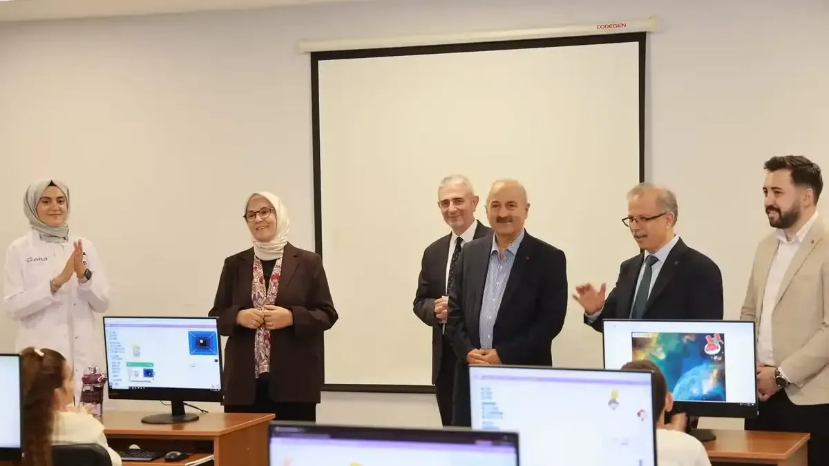 Gebze'de Cevher Çocuk Projesi'nin yeni dönem başlangıç programı coşkuyla gerçekleştirildi.