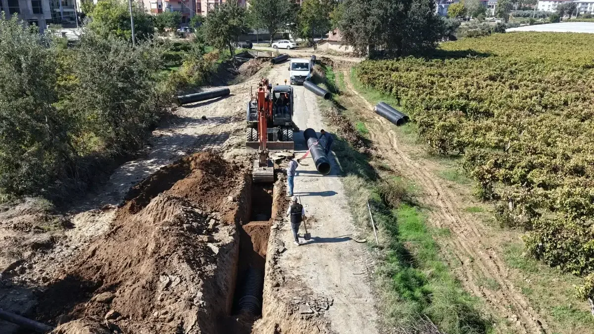 Manisa Sarıgöl Ayan Mahallesi'nde tamamlanan yağmur suyu hattı çalışmaları bölgeyi taşkından koruyor.