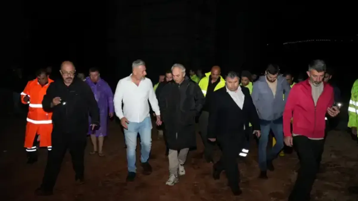 Antalya Kepez'de hortum faciası: 4 işçi hayatını kaybetti - Detay Görsel 1