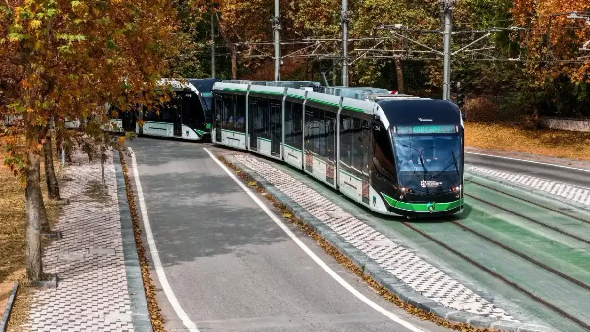 Akçaray'dan tarihi gün: 85 bin yolcu taşındı
