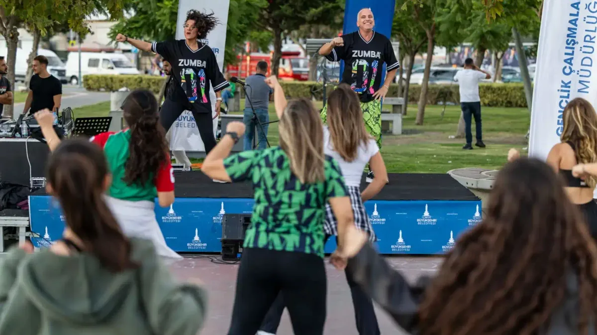 İzmir'deki gençlik festivali coşkusu dorukta