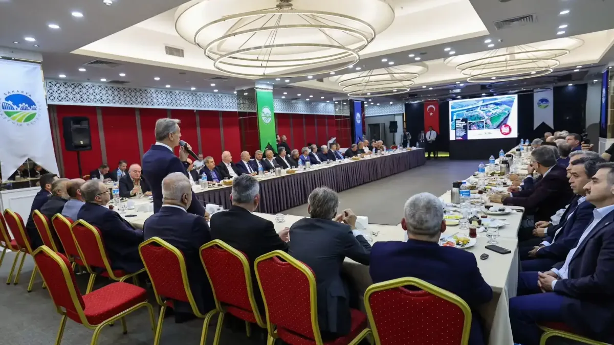 Sakarya'da Katlı Pazar'ın dönüşüm projeleri hakkında açıklama yapıldı.