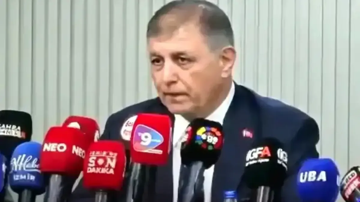 Cemil Tugay esnaf temsilcileriyle bir araya geldi.