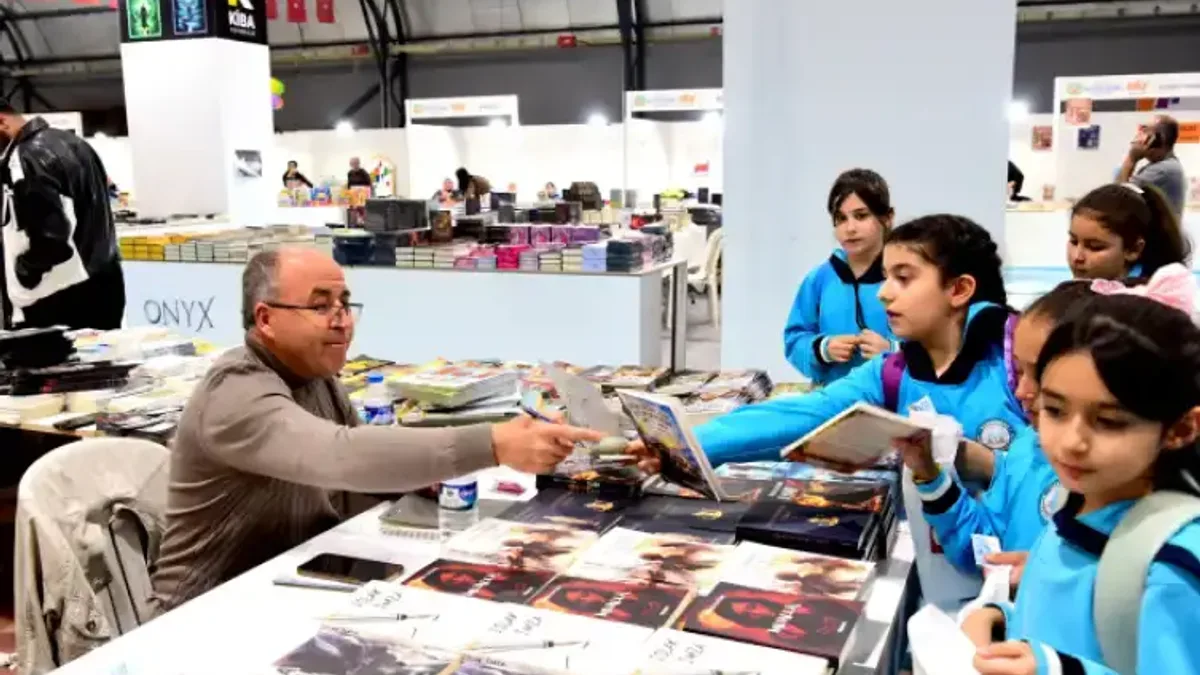 Malatya Kitap Fuarı'na katılan yazarlardan yoğun ilgi övgüsü - Detay Görsel 2