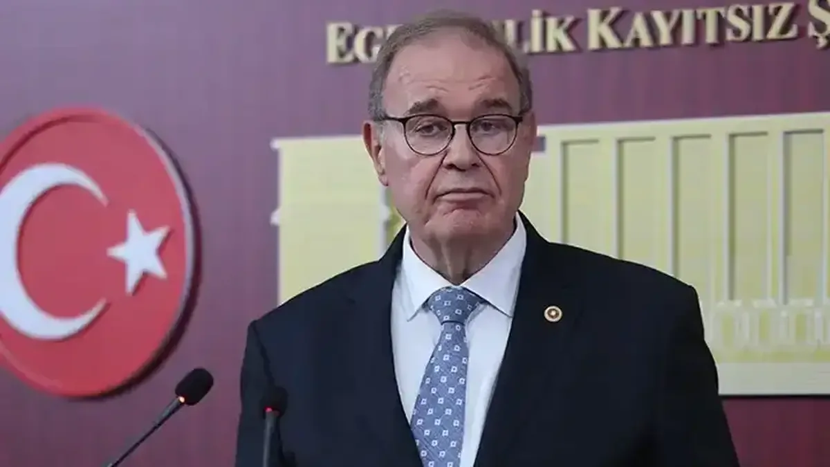 CHP Grup Başkanı Faik Öztrak TBMM'de basın toplantısı düzenledi.