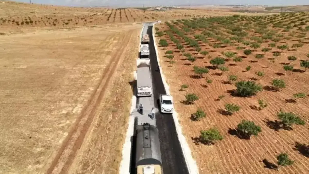 Karaköprü kırsalında yollar yenileniyor