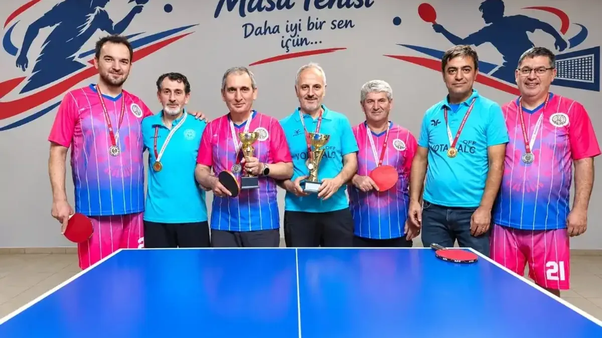 Erzurum sağlık ekibi masa tenisi şampiyonu oldu