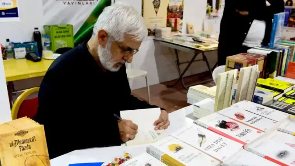 Malatya Kitap Fuarı'na katılan yazarlardan yoğun ilgi övgüsü - Detay Görsel 1