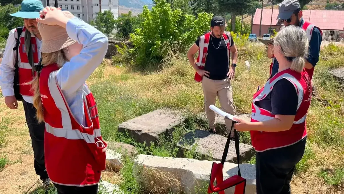Tarihî miras korunuyor, 7 bin mezar taşı belgeleniyor