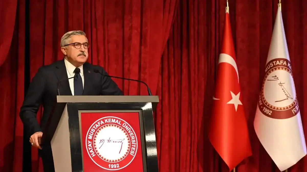 AK Parti Genel Başkan Yardımcısı Hüseyin Yayman Hatay'da konferansa katıldı.