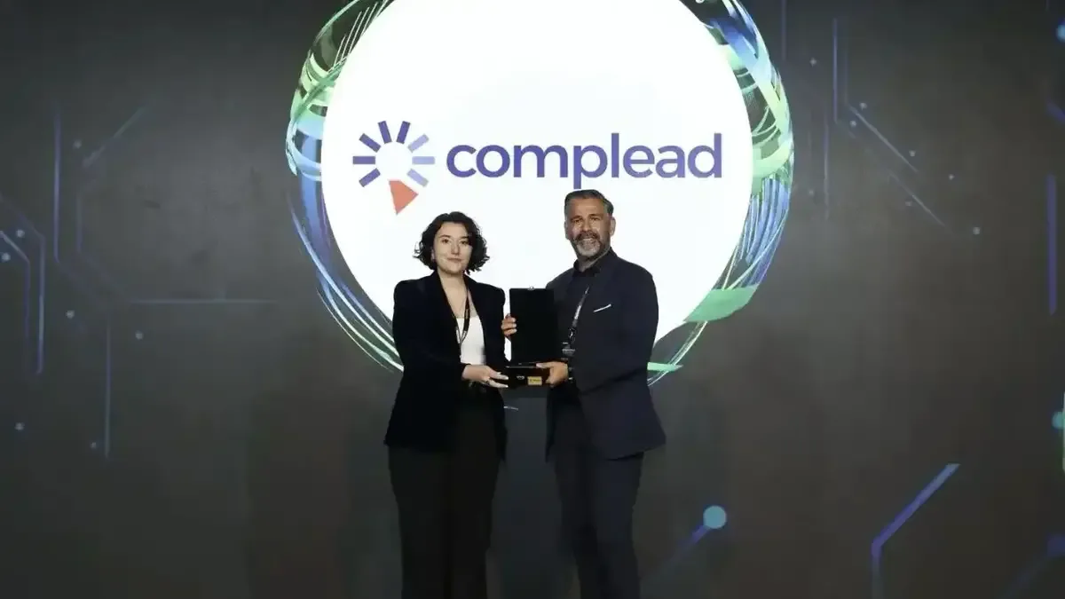 Complead ekibi Deloitte Technology Fast 50 listesinde yer almanın gururunu yaşıyor.