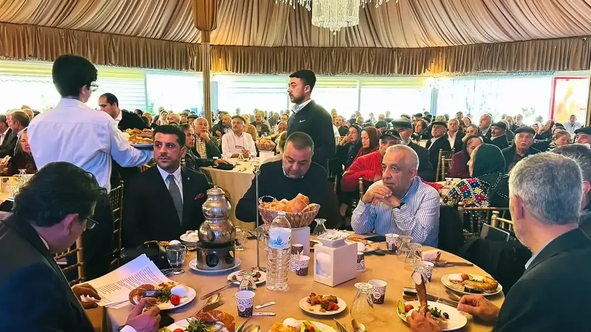 Tokat'ta düzenlenen Alevi İnanç-Dede Ocakları Bölge Toplantısı'nda geniş katılım sağlandı.