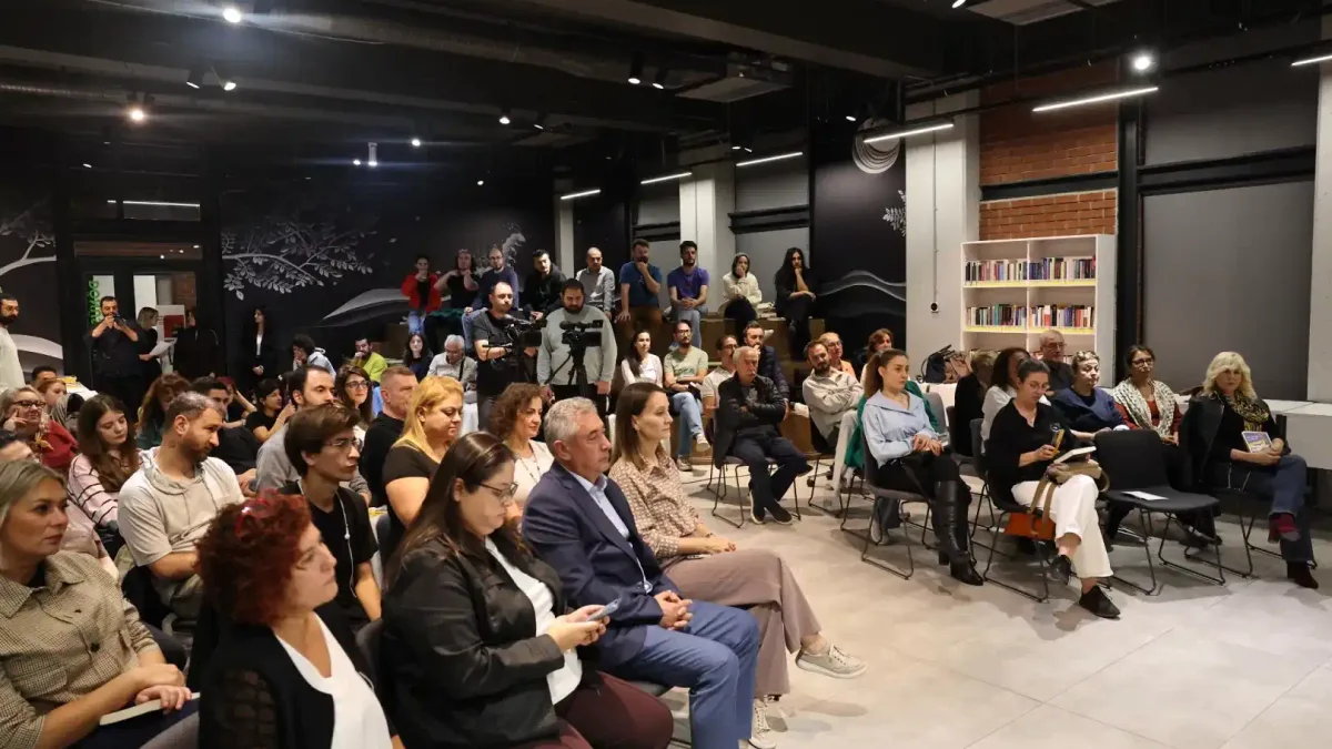 Edebiyatın derinliklerinde bir yolculuk: Alper Canıgüz ile buluşma