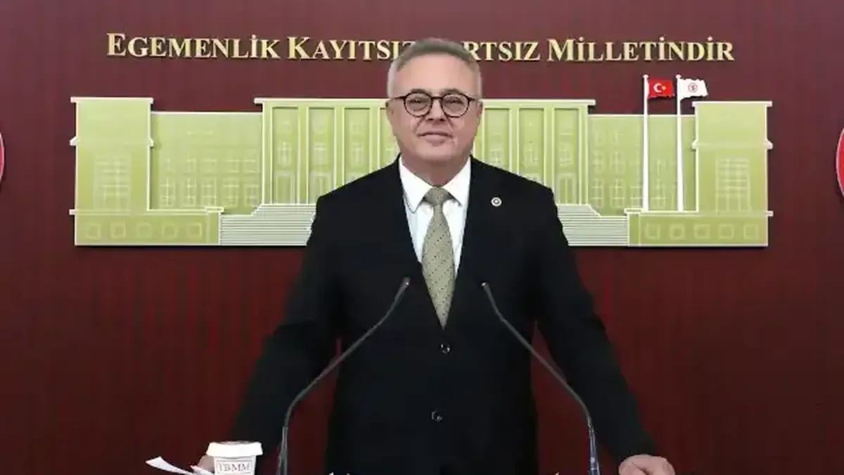 Uşak Milletvekili Ali Karaoba, YHT projesinin gecikmesini eleştirdi.