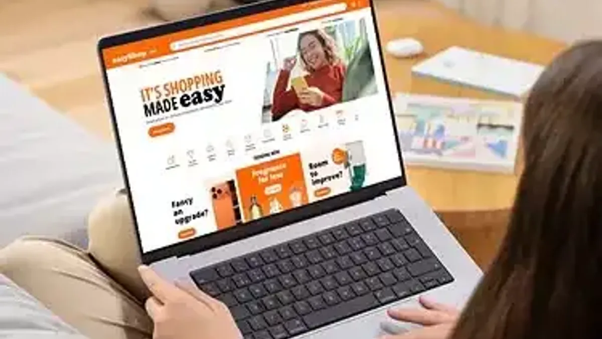 Sir Stelios Haji-Ioannou, easyShop'un lansmanında konuşuyor.