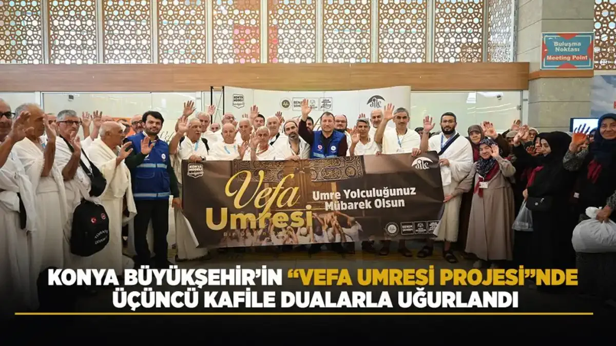 Umre yolculuğu için bir araya gelen vatandaşlar, kutsal topraklara gitmenin sevincini yaşarken aileleri de bu özel günde kendilerine eşlik etti.