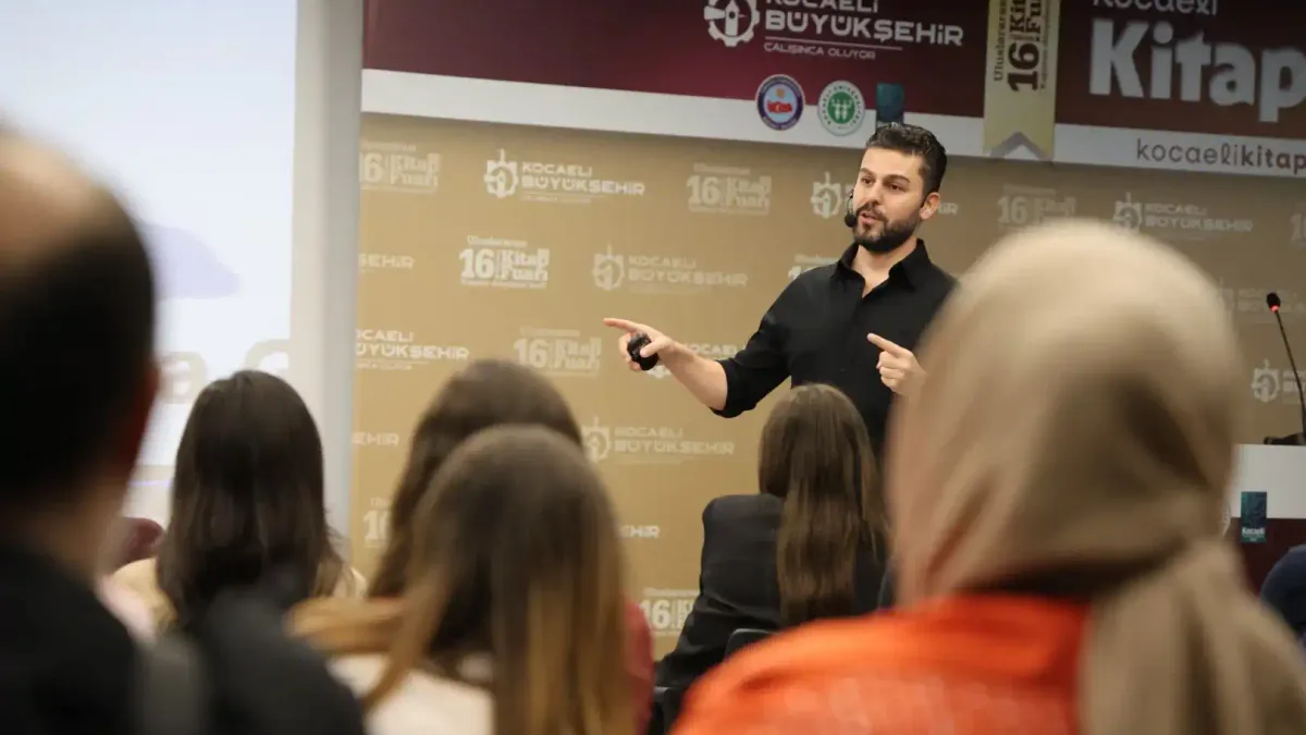 Kocaeli kitap fuarında gençlere eğitimde ilham veren tüyolar