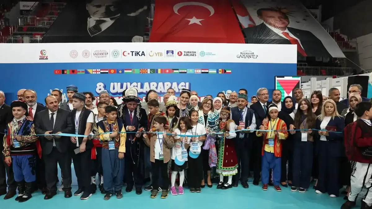 Gaziantep'te düzenlenen uluslararası bilim ve kültür şenliğinde öğrenciler projelerini sergiliyor.