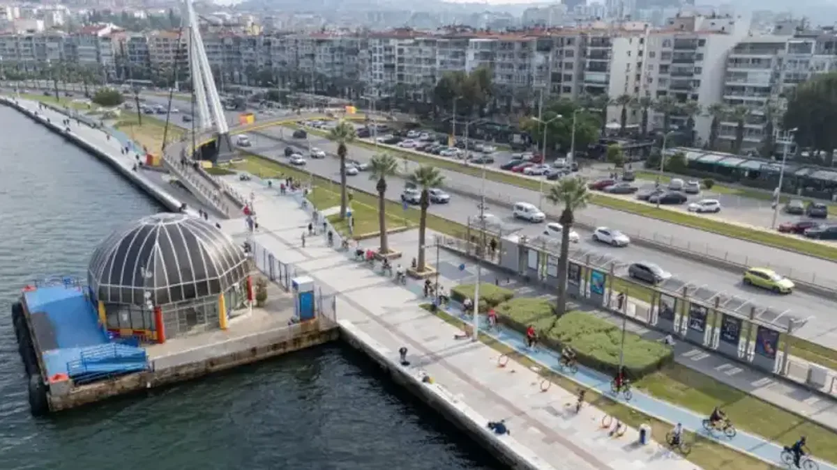 İzmir'de Cumhuriyet coşkusu sağır ve işitme engellilerle pedal çevirdi - Detay Görsel 2